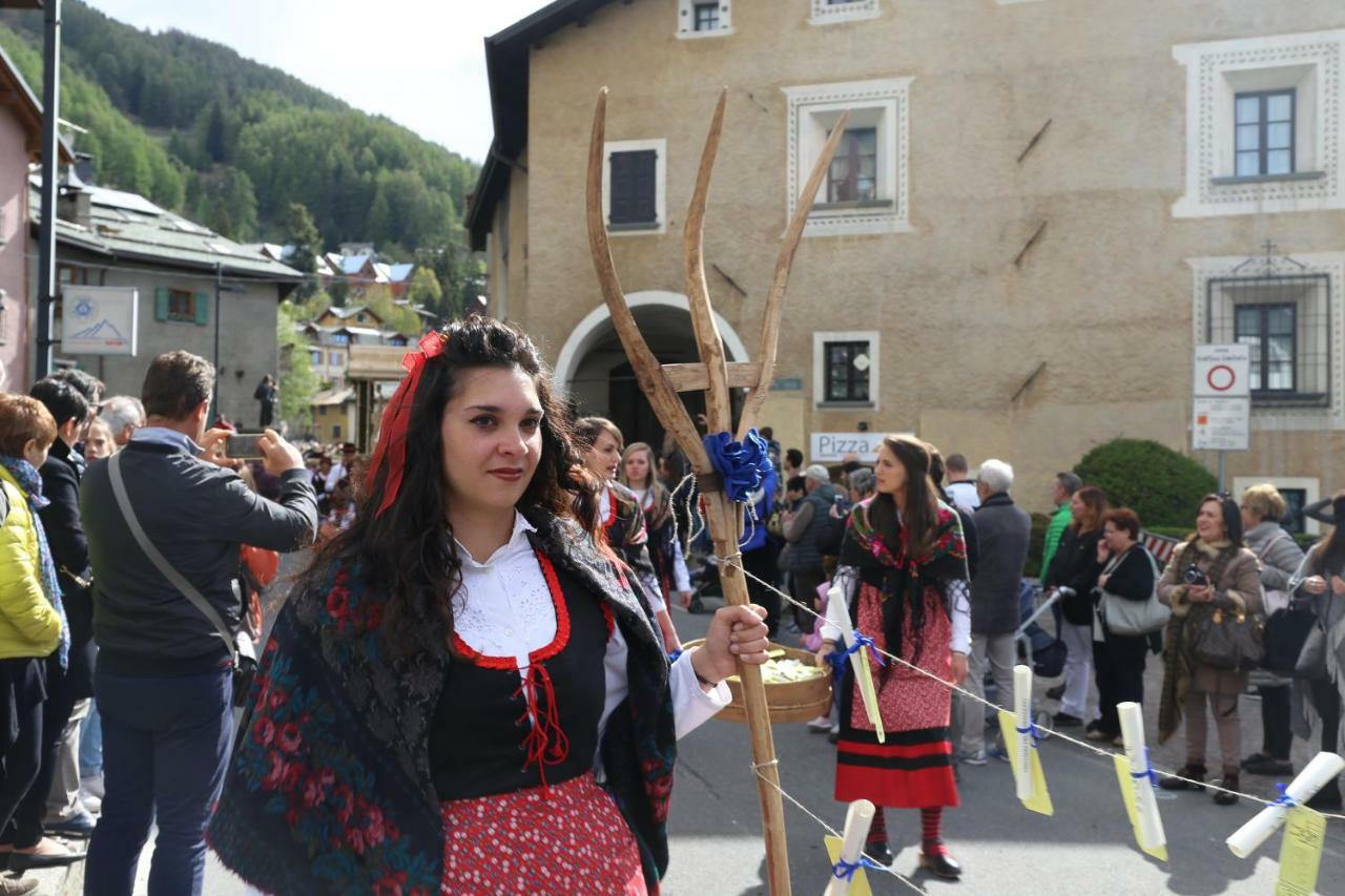 Casa Colturi Lejlighed Valdisotto Eksteriør billede